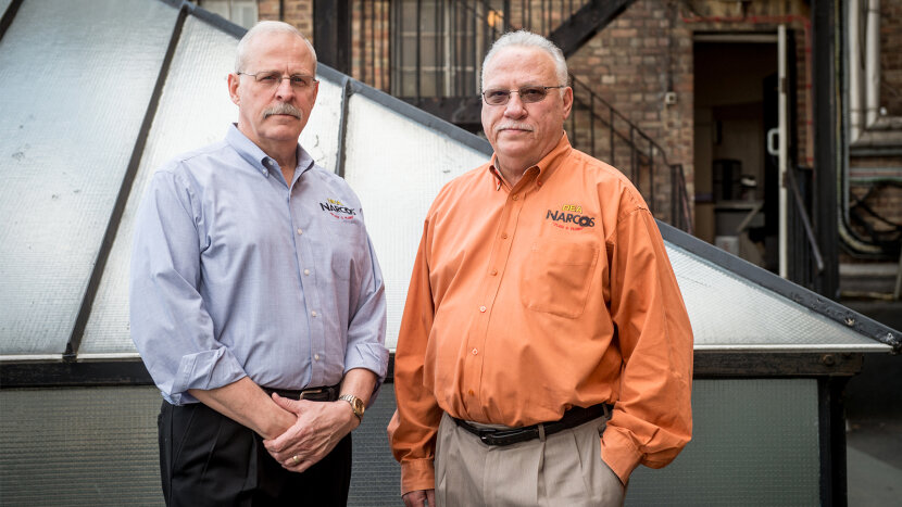 Escobar’ı devirmeye yardım etmekten sorumlu iki DEA ajanı Steve Murphy (solda) ve Javier Peña.